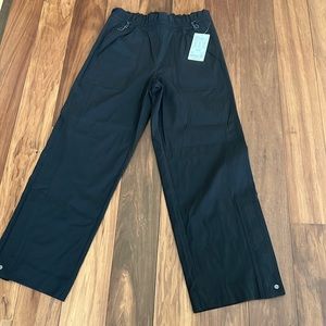 Athleta Trekki Parachute pant black size 10 NWT